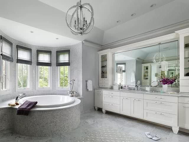 疫情當(dāng)前遇上回南天，防疫究竟要開(kāi)窗通風(fēng)，還是關(guān)窗防濕？