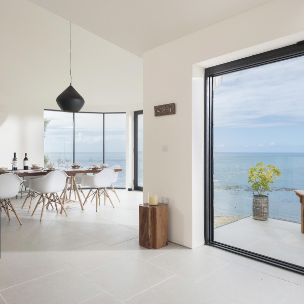 伊盾門窗新騎士系列推拉門，每天靜享優雅家居生活！