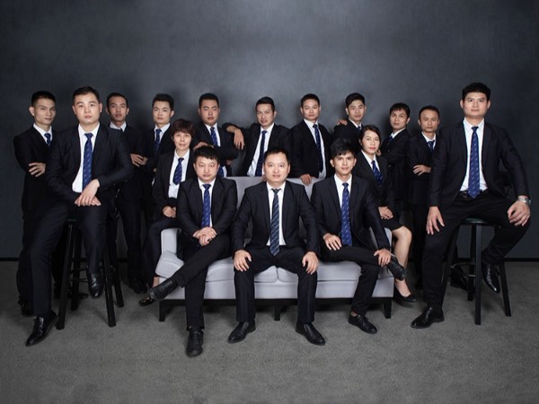 伊盾門窗技術研發(fā)團隊