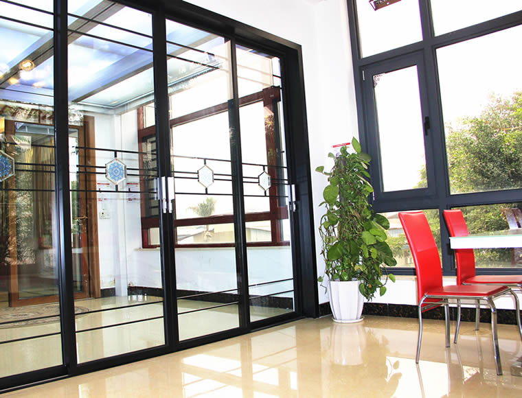 斷橋鋁門窗價錢相差那么大，300元的和1500元的究竟有什么分別？