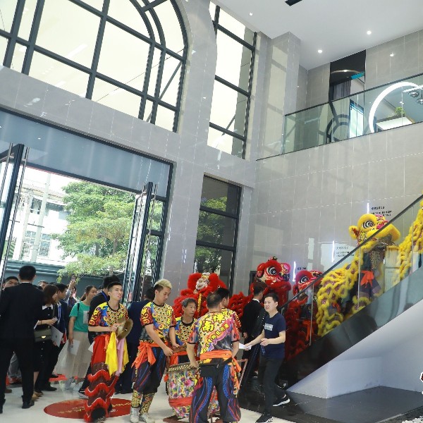 安全門(mén)窗哪家好？當(dāng)屬伊盾門(mén)窗制造！