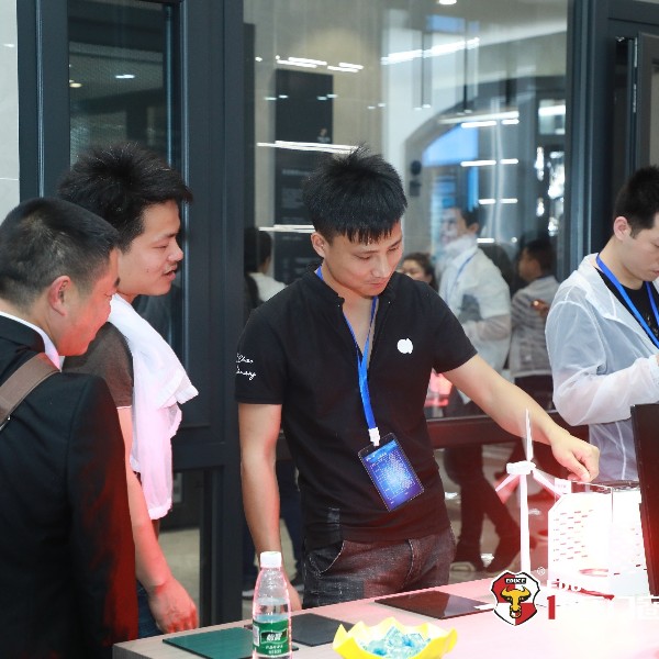 伊盾節(jié)能安全門(mén)窗有哪些特性？